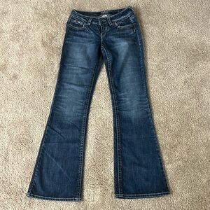 Silver Jeans with cute pockets! Size 27/33